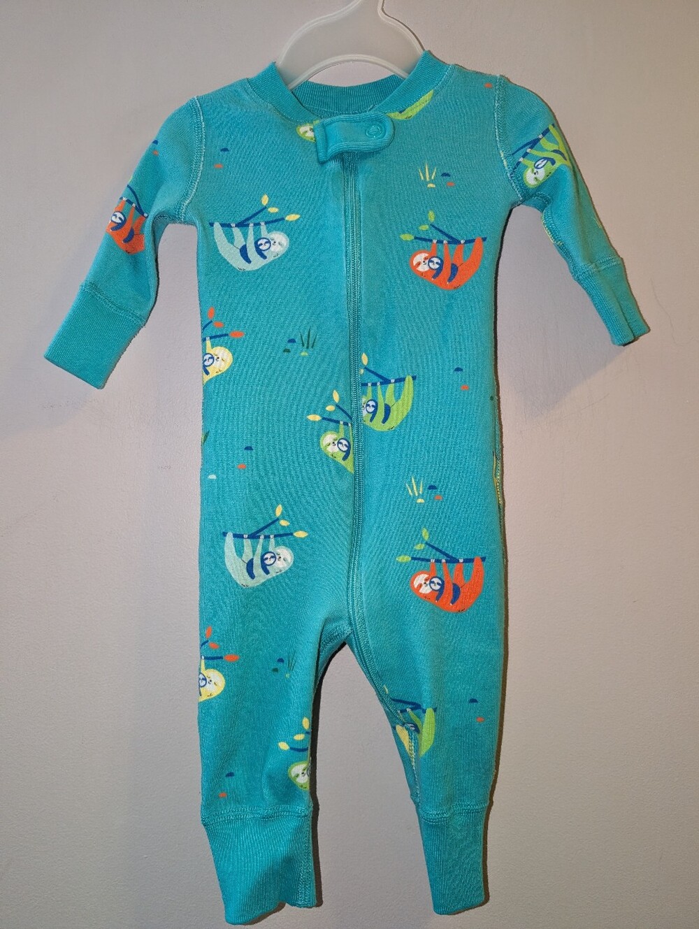 🦥 Hanna Andersson Green Baby One-Piece Sloth Print Sleeper PJs 0-3 Months